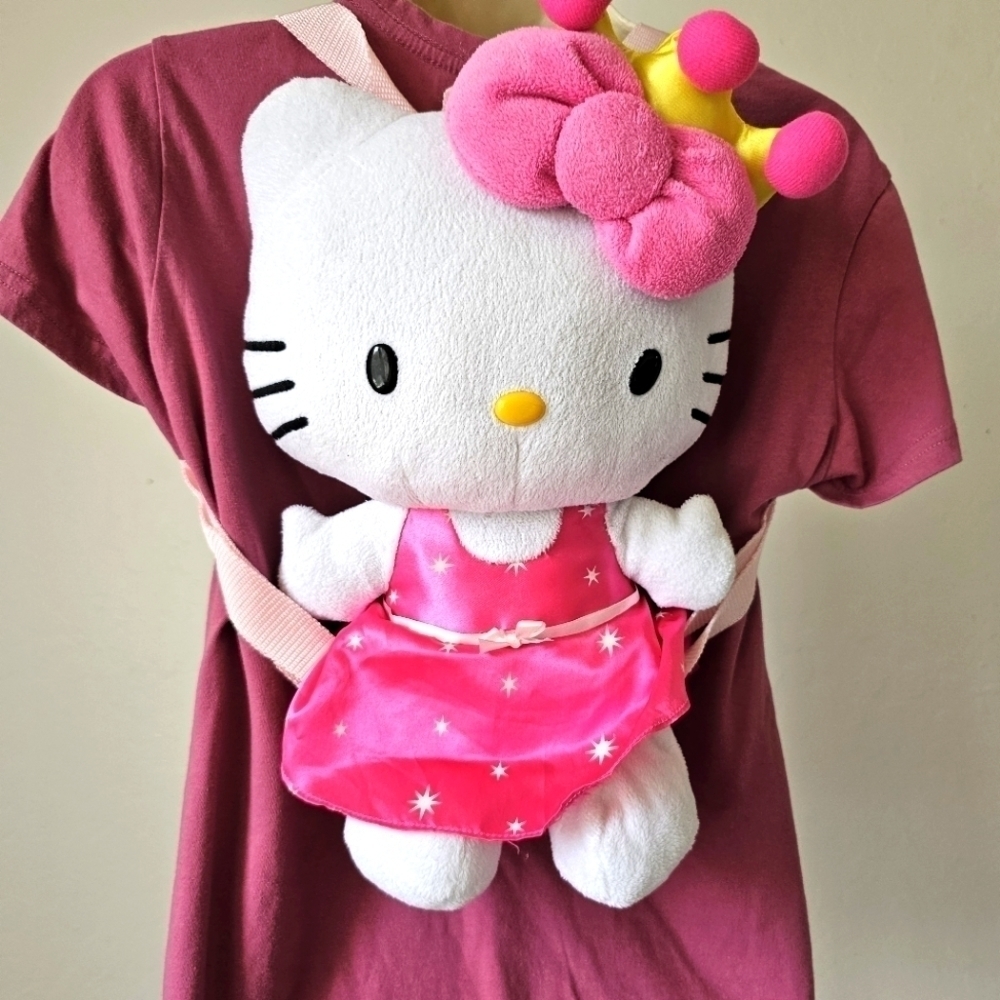 HELLO KITTY SANRIO Plush backpack zipper closure and adjustable strap